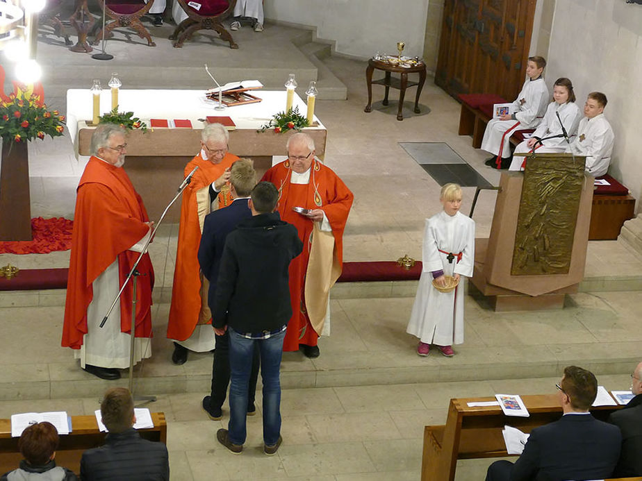 Firmung 2017 in Naumburg (Foto: Karl-Franz Thiede)